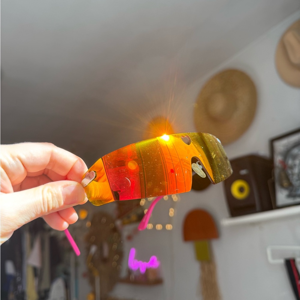 Victoria’s Secret PINK Y2K Shield Sunglasses Orange Mirror Lens Heart Cutout